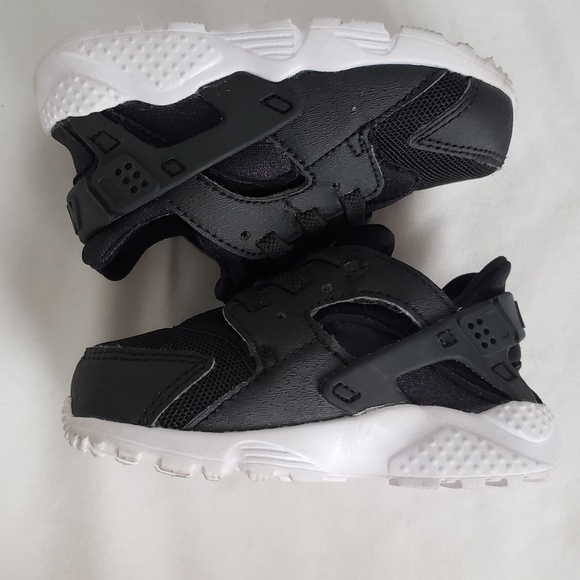 white huaraches size 5